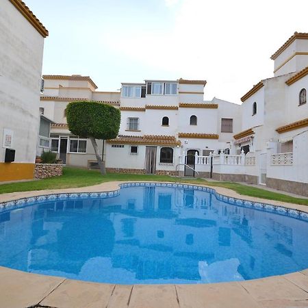 Agradable Adosado Con Piscina, Duchas Hidromasaje Villa Торевиеха Екстериор снимка