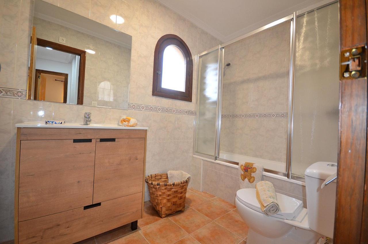 Agradable Adosado Con Piscina, Duchas Hidromasaje Villa Торевиеха Екстериор снимка