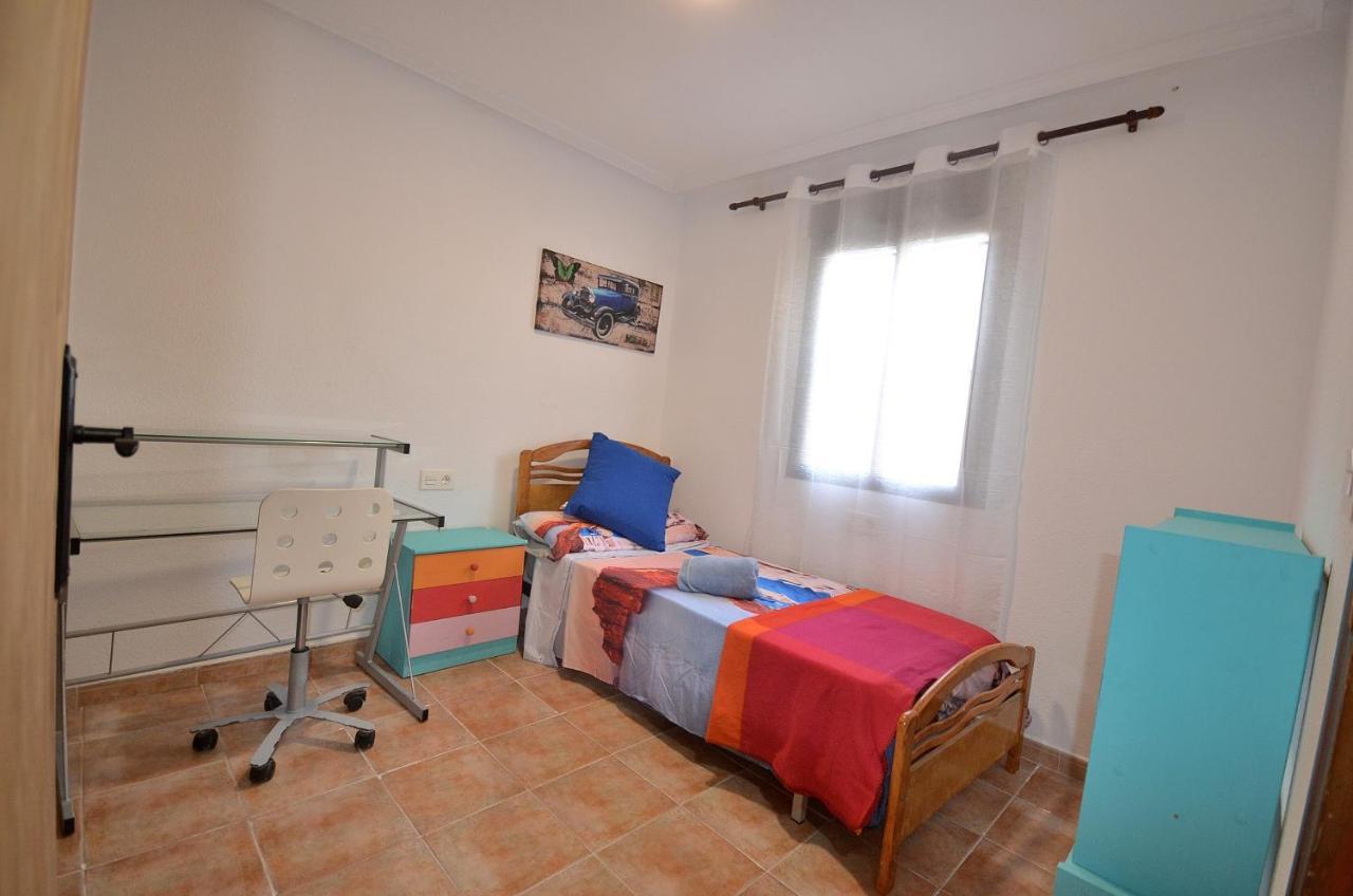 Agradable Adosado Con Piscina, Duchas Hidromasaje Villa Торевиеха Екстериор снимка