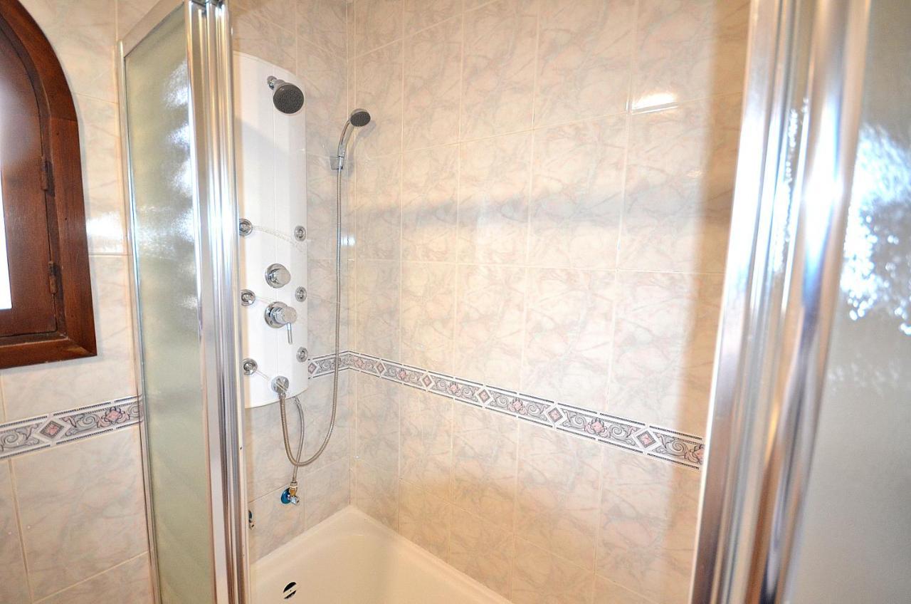 Agradable Adosado Con Piscina, Duchas Hidromasaje Villa Торевиеха Екстериор снимка