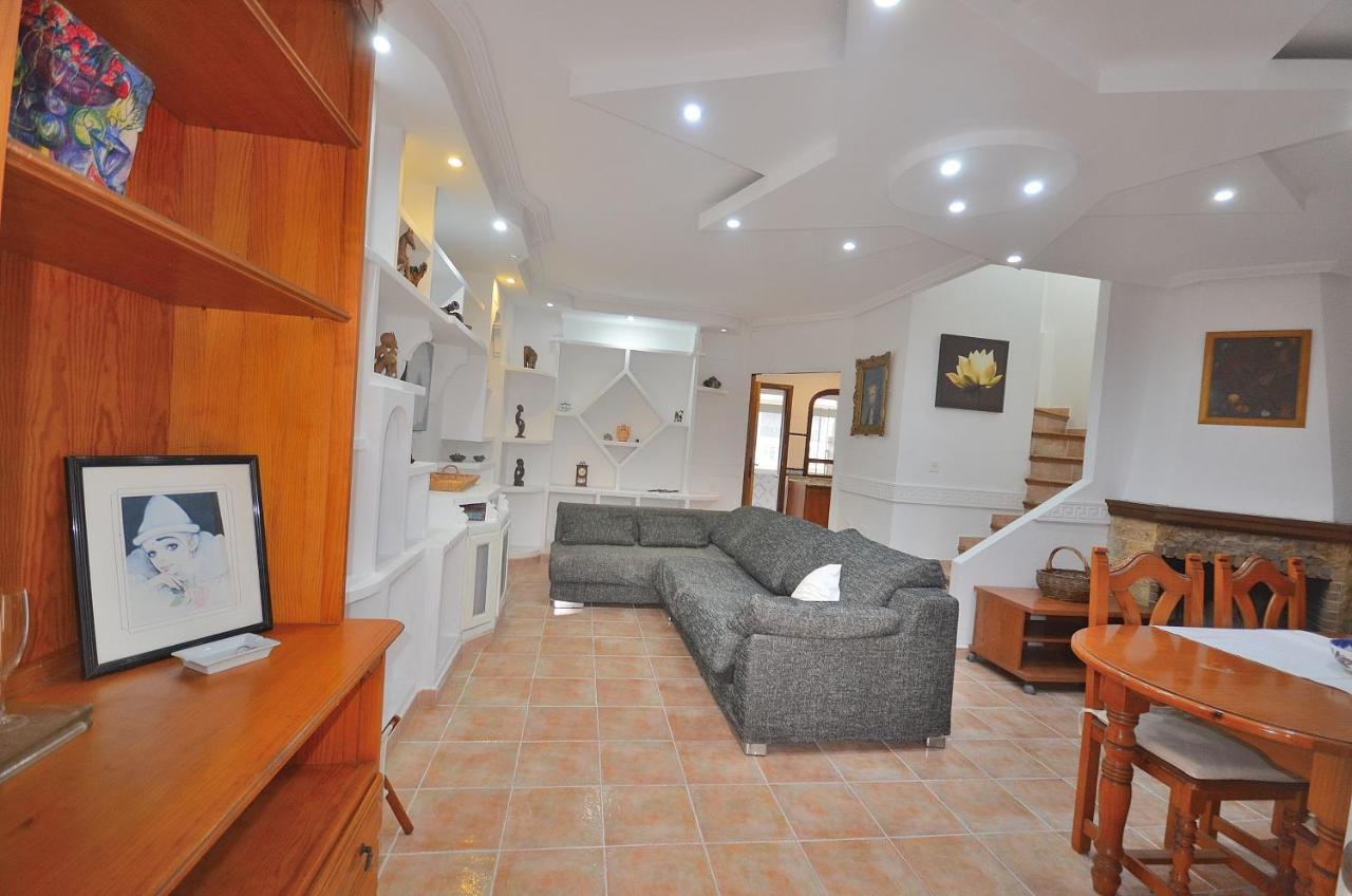 Agradable Adosado Con Piscina, Duchas Hidromasaje Villa Торевиеха Екстериор снимка