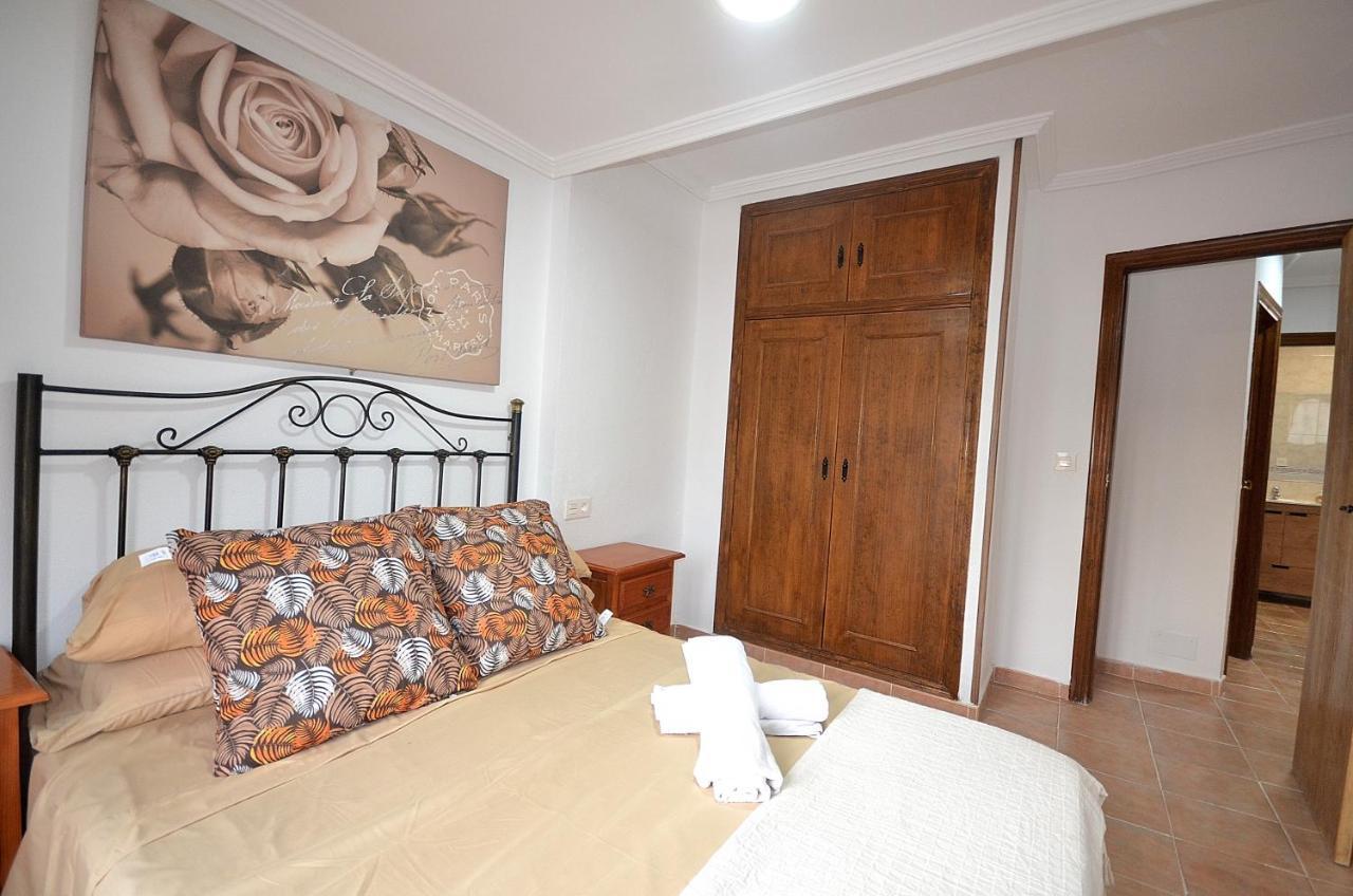 Agradable Adosado Con Piscina, Duchas Hidromasaje Villa Торевиеха Екстериор снимка