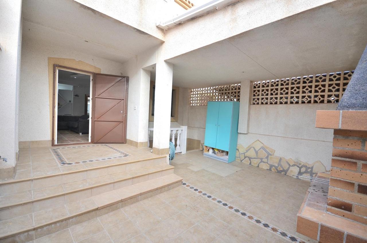 Agradable Adosado Con Piscina, Duchas Hidromasaje Villa Торевиеха Екстериор снимка